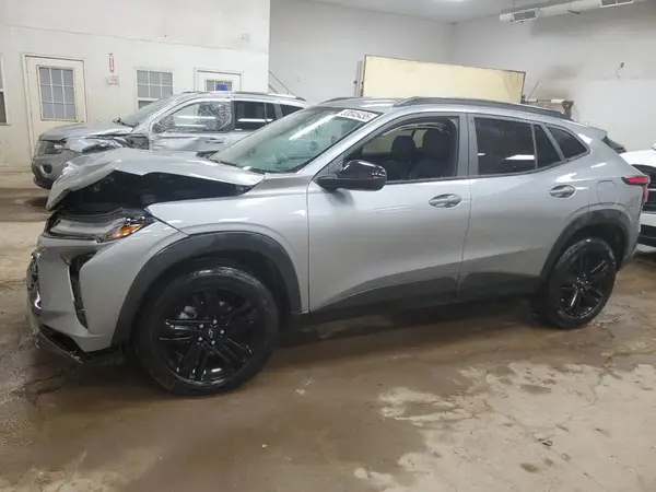 KL77LKEPXSC005180 2025 CHEVROLET TRAX - Image 1