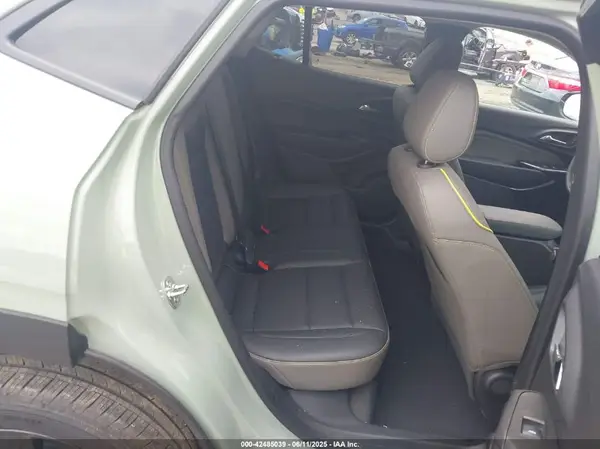 KL77LKEPXSC055447 2025 CHEVROLET TRAX - Image 8