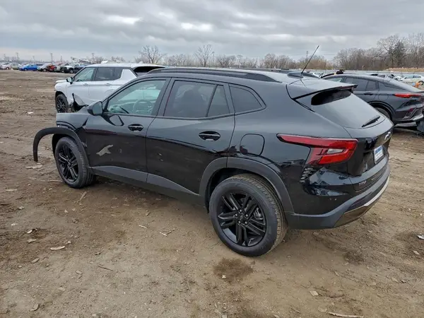 KL77LKEPXSC086133 2025 CHEVROLET TRAX - Image 2