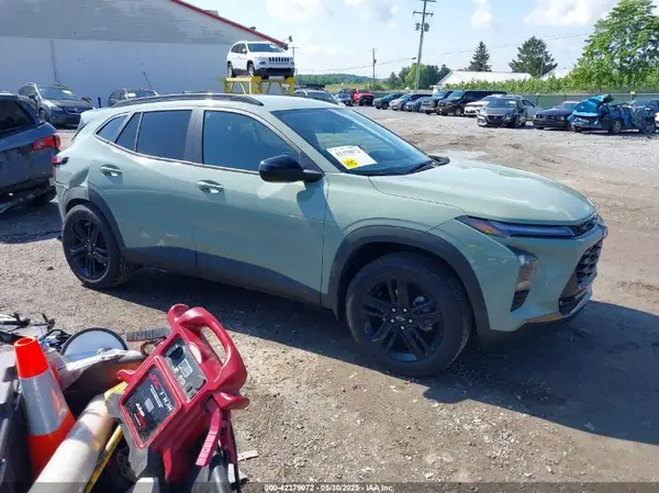 KL77LKEPXSC115632 2025 CHEVROLET TRAX - Image 1