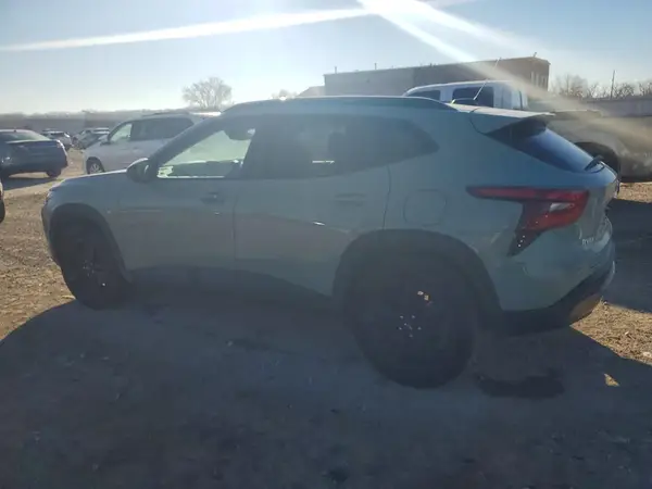 KL77LKEPXSC152440 2025 CHEVROLET TRAX - Image 2