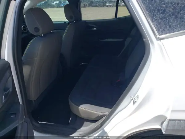 KL77LKEPXSC215519 2025 CHEVROLET TRAX - Image 8