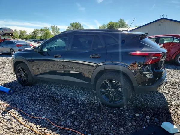 KL77LKEPXSC247869 2025 CHEVROLET TRAX - Image 2