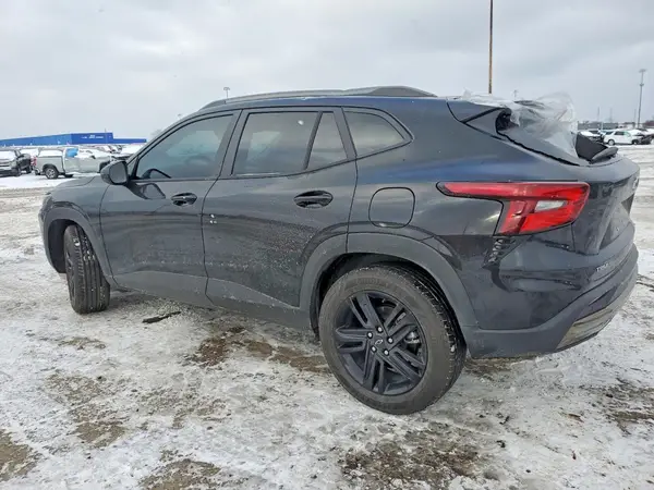 KL77LKEPXSC318410 2025 CHEVROLET TRAX - Image 2