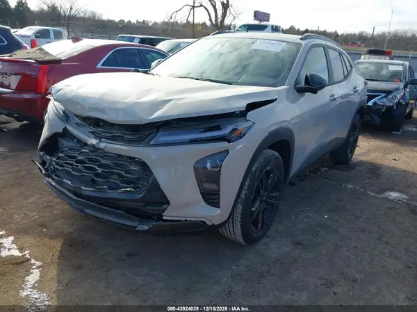 KL77LKEPXTC007724 2026 CHEVROLET TRAX - Image 2