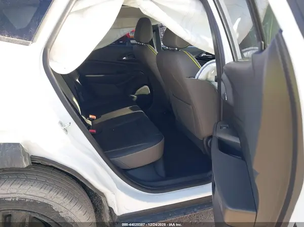 KL77LKEPXTC013183 2026 CHEVROLET TRAX - Image 8