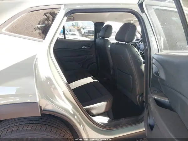 KL77LKEPXTC019047 2026 CHEVROLET TRAX - Image 8
