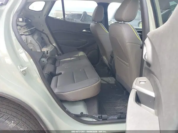 KL77LKEPXTC021154 2026 CHEVROLET TRAX - Image 8