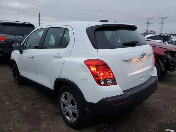 KL7CJKSB0GB516679 2016 CHEVROLET TRAX - Image 2