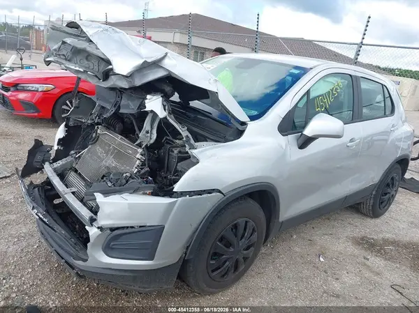KL7CJKSB0GB573111 2016 CHEVROLET TRAX - Image 2