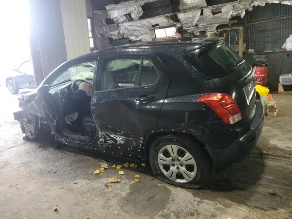 KL7CJKSB0GB626633 2016 CHEVROLET TRAX - Image 2