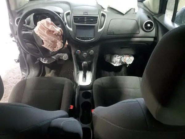 KL7CJKSB0GB626633 2016 CHEVROLET TRAX - Image 8