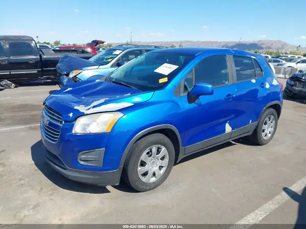 KL7CJKSB0GB647983 2016 CHEVROLET TRAX - Image 2