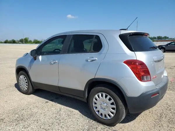 KL7CJKSB0GB663987 2016 CHEVROLET TRAX - Image 2