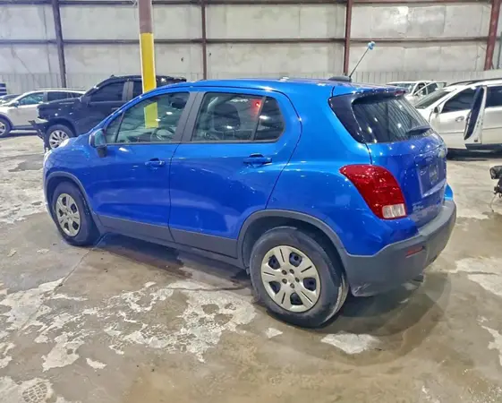 KL7CJKSB0GB665951 2016 CHEVROLET TRAX - Image 2