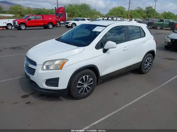 KL7CJKSB0GB666503 2016 CHEVROLET TRAX - Image 2