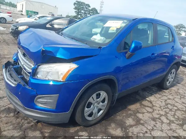 KL7CJKSB0GB693605 2016 CHEVROLET TRAX - Image 2