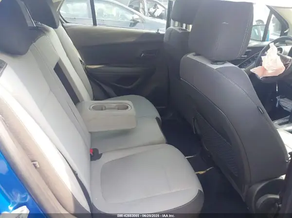 KL7CJKSB0GB693605 2016 CHEVROLET TRAX - Image 8