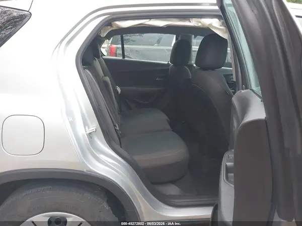 KL7CJKSB0HB123699 2017 CHEVROLET TRAX - Image 8