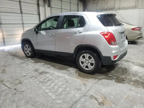KL7CJKSB0HB162194 2017 CHEVROLET TRAX - Image 2