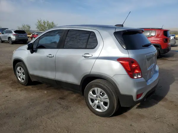 KL7CJKSB0HB167587 2017 CHEVROLET TRAX - Image 2