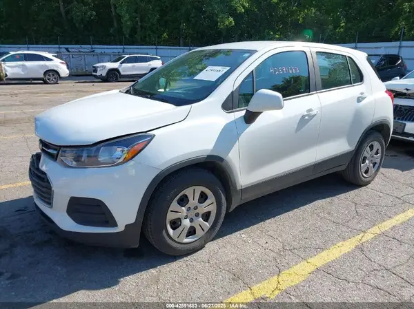 KL7CJKSB0HB241736 2017 CHEVROLET TRAX - Image 2