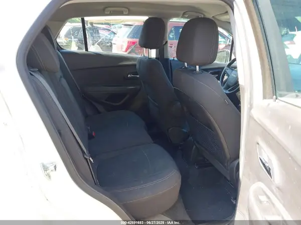 KL7CJKSB0HB241736 2017 CHEVROLET TRAX - Image 8