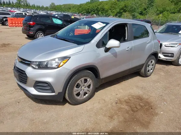 KL7CJKSB0JB544232 2018 CHEVROLET TRAX - Image 2