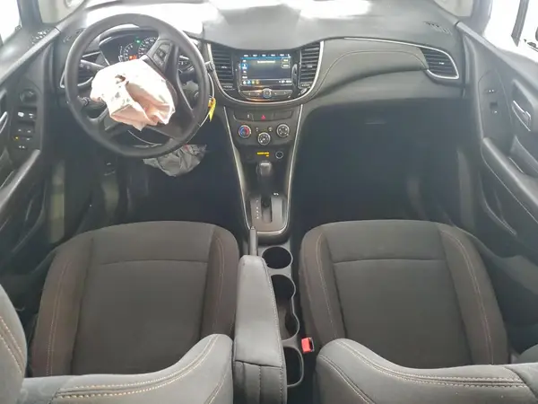 KL7CJKSB0JB606051 2018 CHEVROLET TRAX - Image 8