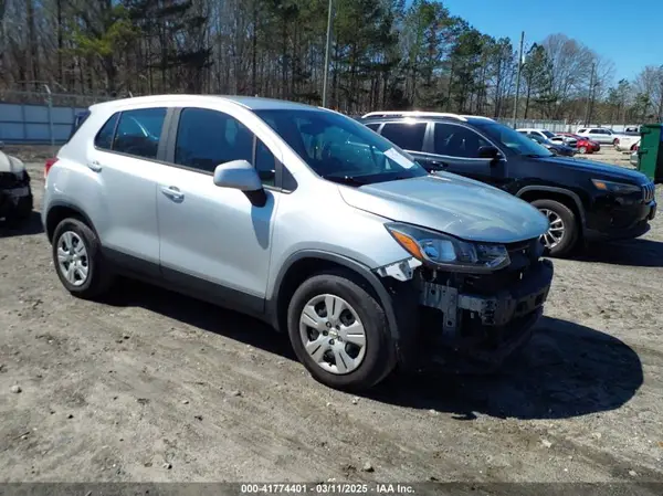 KL7CJKSB0JB624906 2018 CHEVROLET TRAX - Image 1