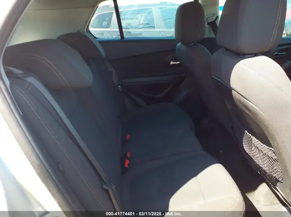KL7CJKSB0JB624906 2018 CHEVROLET TRAX - Image 8