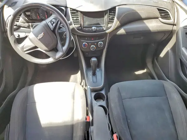 KL7CJKSB0JB700298 2018 CHEVROLET TRAX - Image 8
