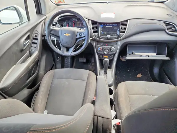 KL7CJKSB0JB720857 2018 CHEVROLET TRAX - Image 8