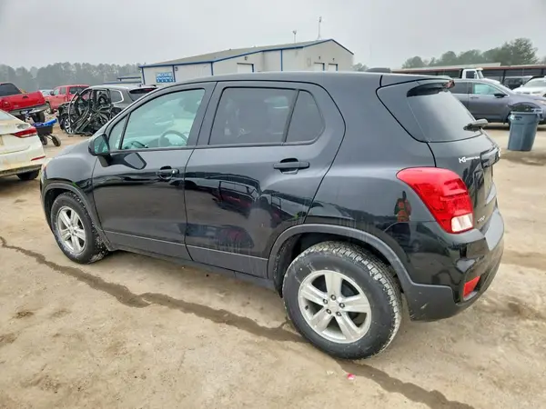 KL7CJKSB0LB017682 2020 CHEVROLET TRAX - Image 2