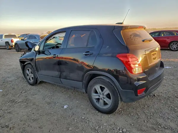 KL7CJKSB0LB023689 2020 CHEVROLET TRAX - Image 2