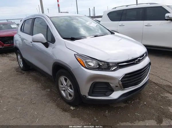 KL7CJKSB0LB024695 2020 CHEVROLET TRAX - Image 1