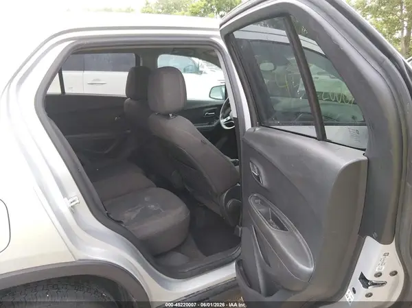KL7CJKSB0LB024695 2020 CHEVROLET TRAX - Image 8