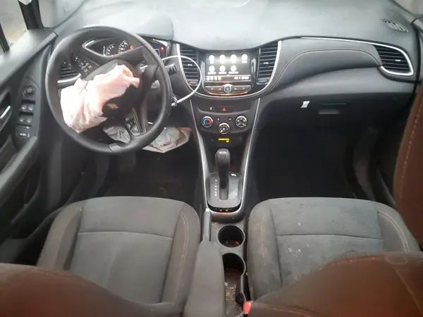 KL7CJKSB0LB037110 2020 CHEVROLET TRAX - Image 8
