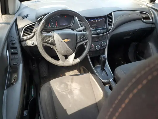KL7CJKSB0LB043621 2020 CHEVROLET TRAX - Image 8