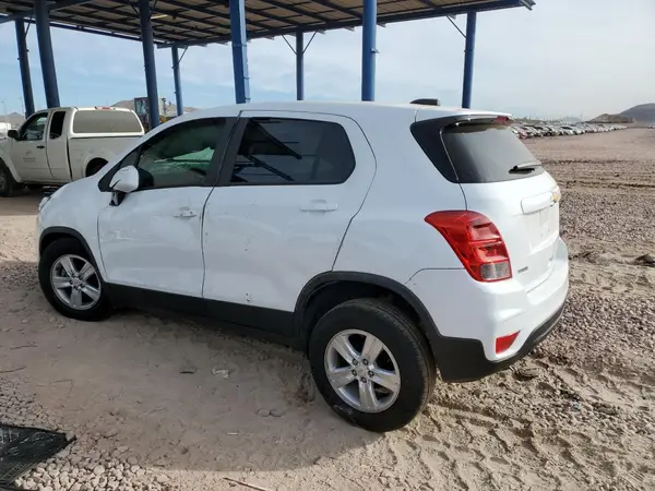 KL7CJKSB0LB049306 2020 CHEVROLET TRAX - Image 2