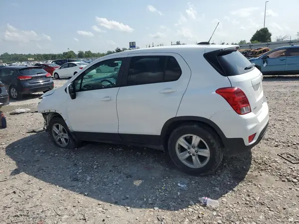 KL7CJKSB0LB049693 2020 CHEVROLET TRAX - Image 2
