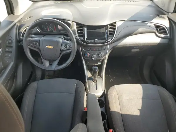 KL7CJKSB0LB049693 2020 CHEVROLET TRAX - Image 8