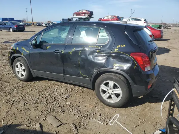 KL7CJKSB0LB051167 2020 CHEVROLET TRAX - Image 2