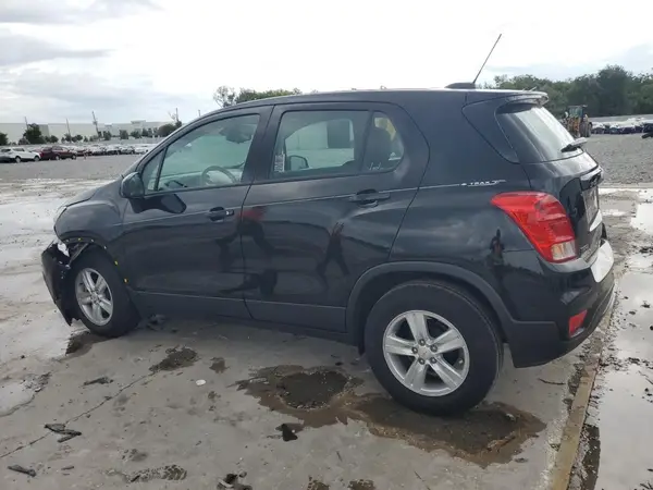 KL7CJKSB0LB052447 2020 CHEVROLET TRAX - Image 2