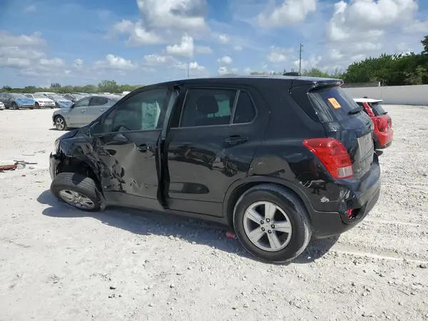 KL7CJKSB0LB055977 2020 CHEVROLET TRAX - Image 2