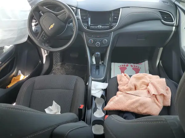 KL7CJKSB0LB055977 2020 CHEVROLET TRAX - Image 8