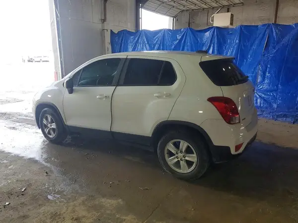 KL7CJKSB0LB056000 2020 CHEVROLET TRAX - Image 2