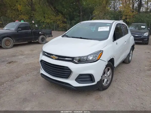 KL7CJKSB0LB057048 2020 CHEVROLET TRAX - Image 2