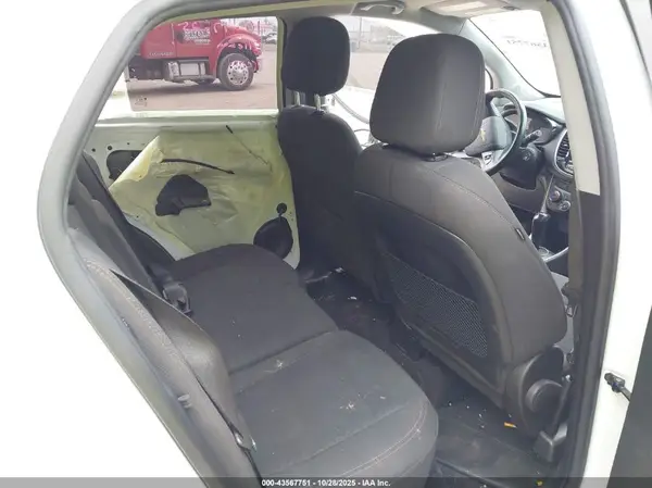 KL7CJKSB0LB057048 2020 CHEVROLET TRAX - Image 8
