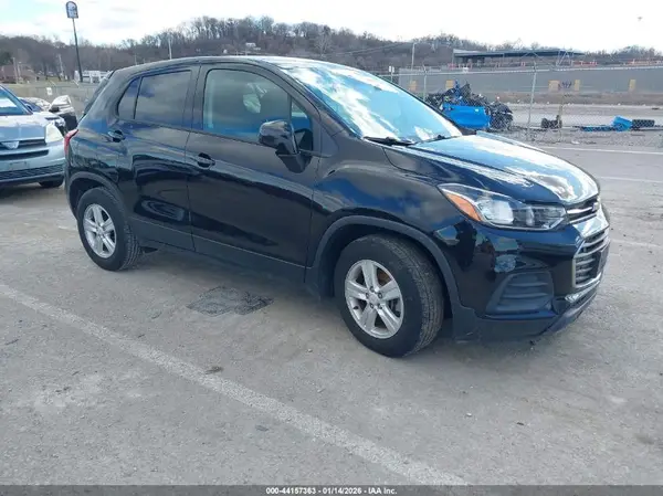 KL7CJKSB0LB064789 2020 CHEVROLET TRAX - Image 1